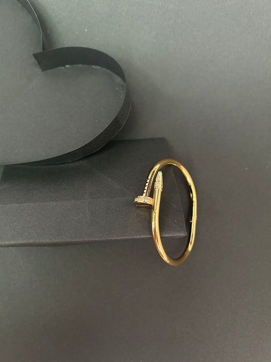 Elegant Arrow Kada Bracelet