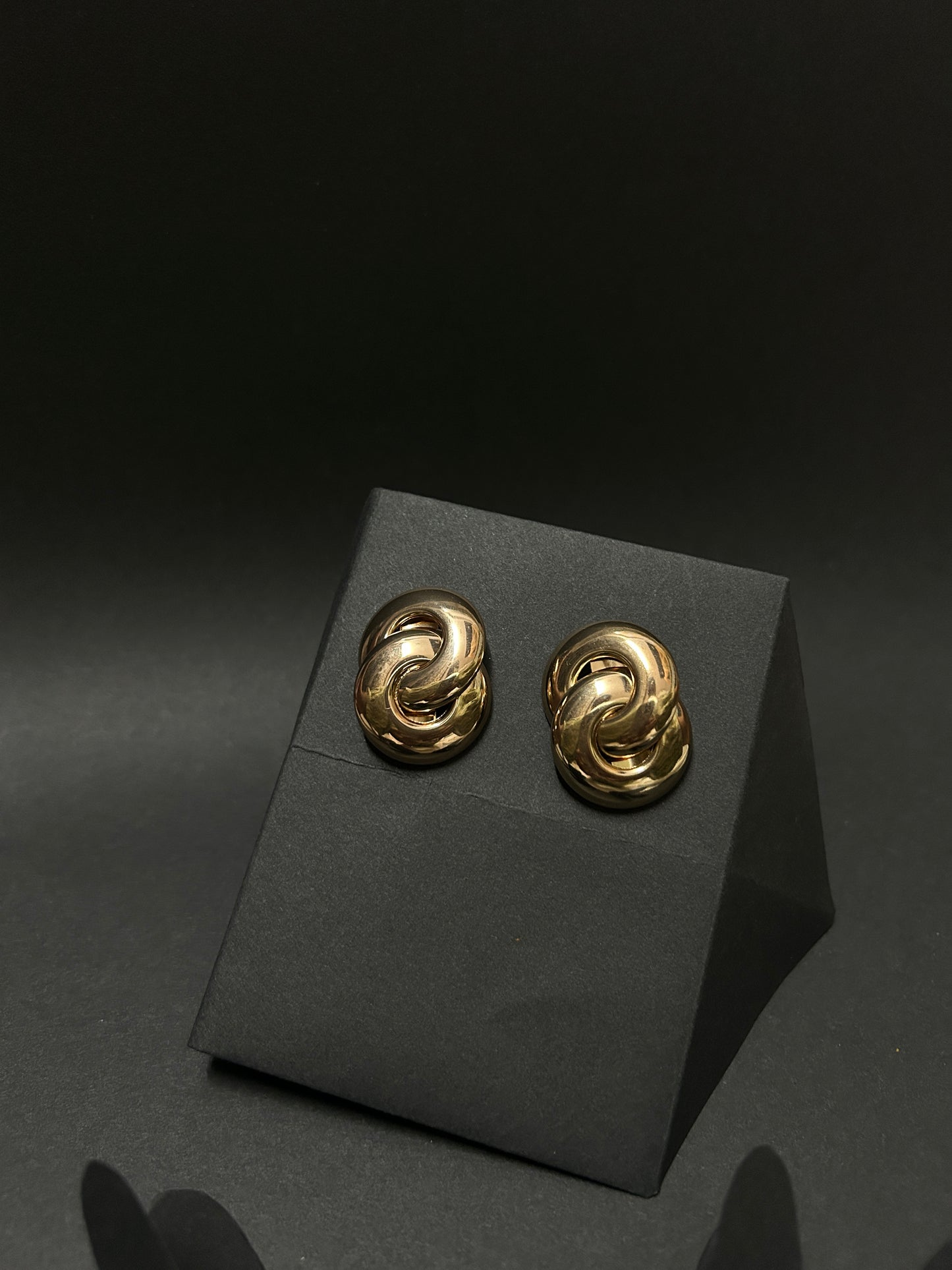 Timeless Twist Earing