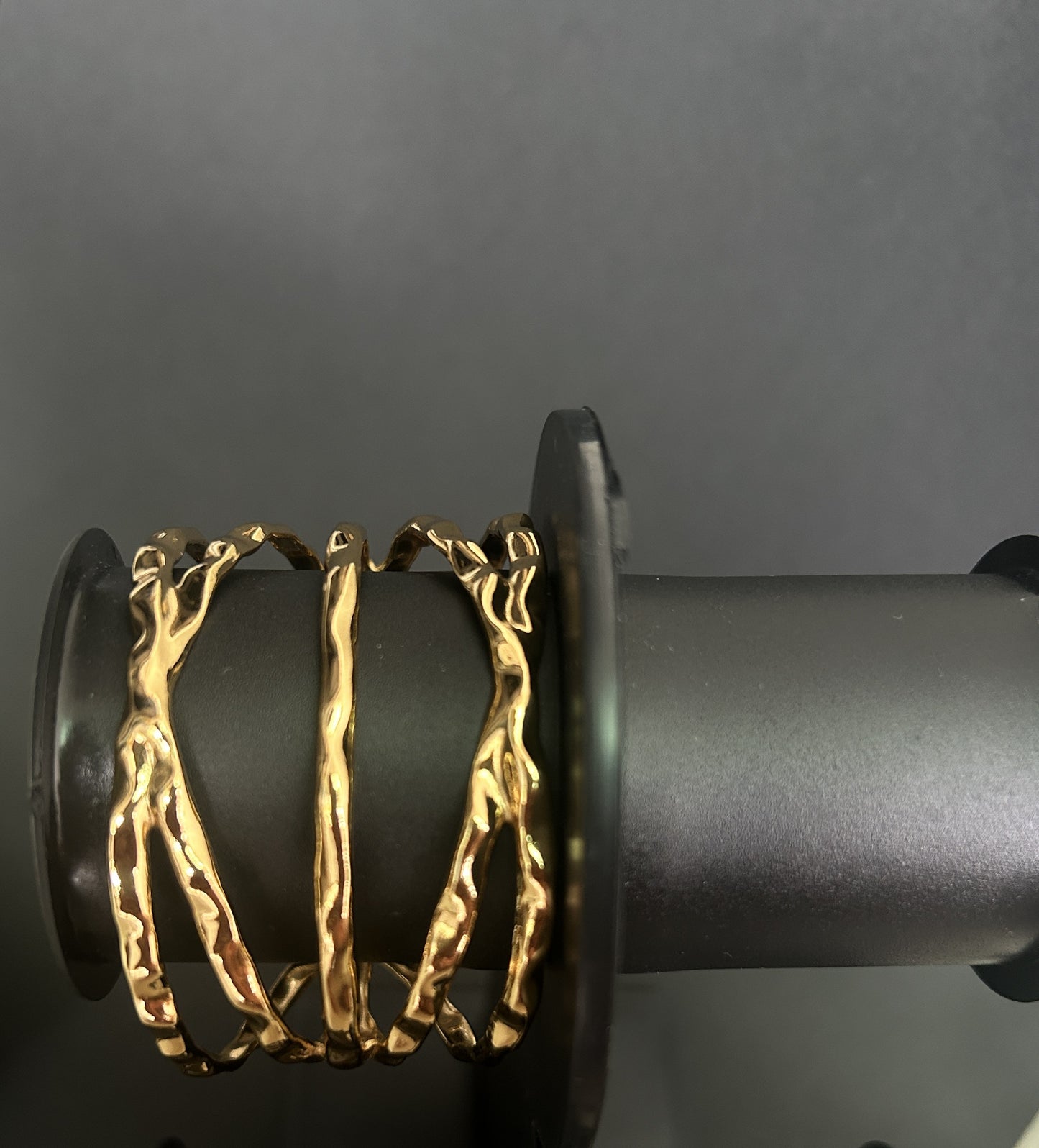 Hammered Glow Kada bracelet