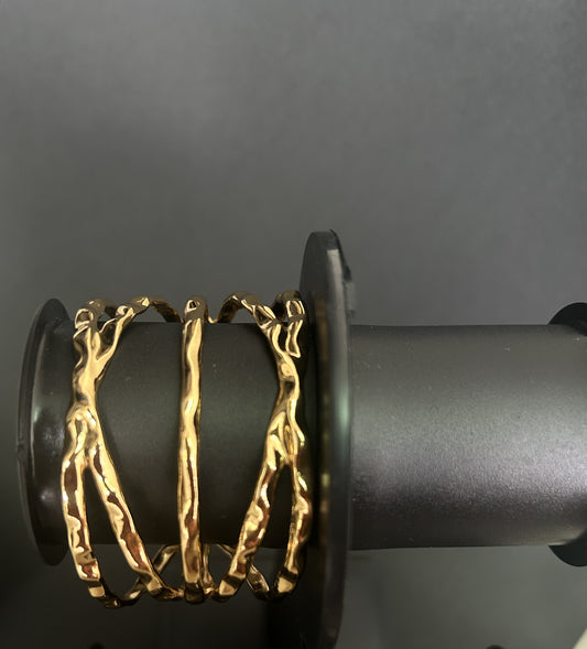 Hammered Glow Kada bracelet