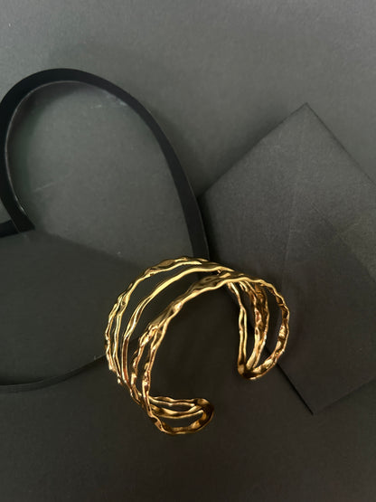 Hammered Glow Kada bracelet