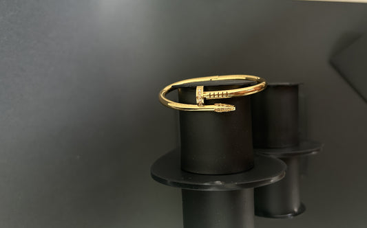 Elegant Arrow Kada Bracelet