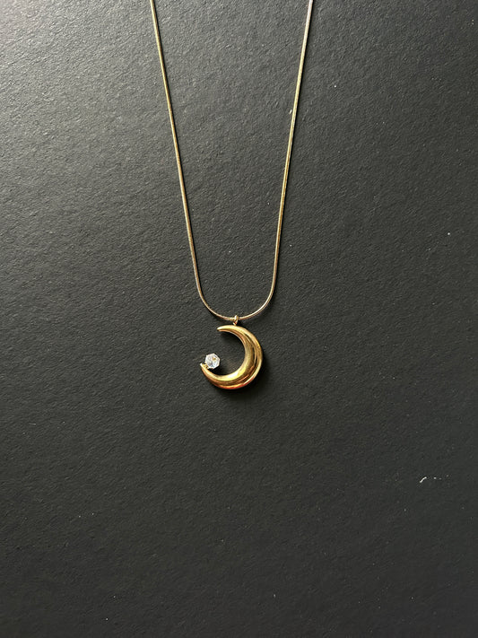 Half moon diamond chain