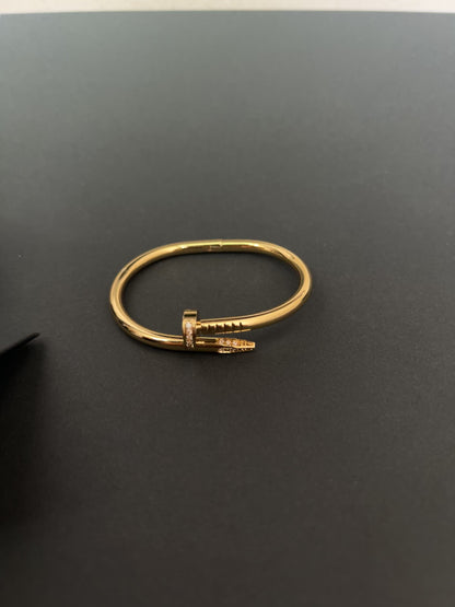 Elegant Arrow Kada Bracelet